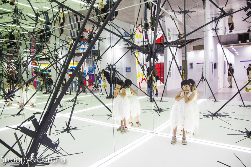 【台北展覽】聚膠行動 #TapeArt 全球首展～用膠帶貼出藝術，從平面畫作至立體空間，還有炫麗的夜視長廊