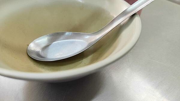 就是要比別人更大份量！一個人可以吃到超級撐的超大份量美食店家！食材豐富，還會有附蛋、豆干、榨菜以及貢