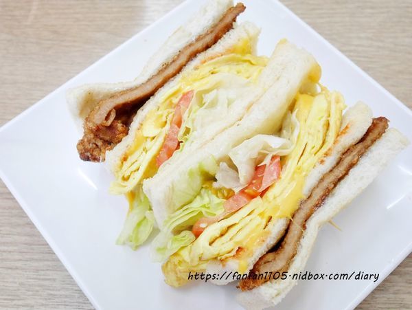 【汐止人氣早餐】魔法樂食早餐屋 #早午餐 # 漢堡 #蛋餅 #三明治 #煙燻熱狗堡 #汐止好吃早餐 (11).JPG