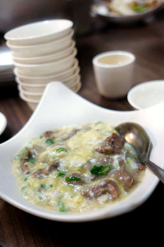 台南南區｜剁椒魚頭、銀絲捲必點！老字號湘菜香湘園