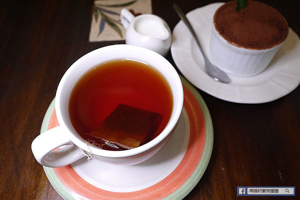 內湖義式餐廳【CalaCala義大利廚房內湖店】比臉大厚切沙朗牛排/義式鄉村風餐廳