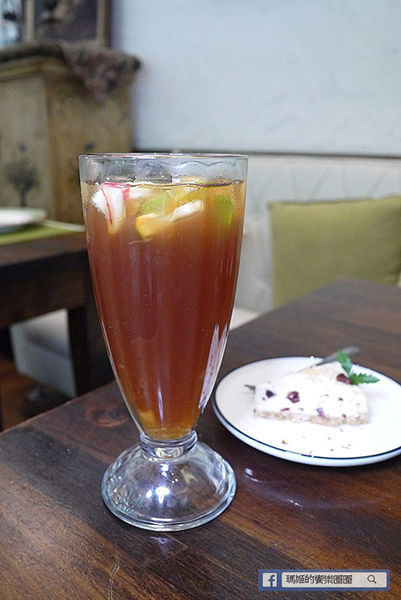 內湖義式餐廳【CalaCala義大利廚房內湖店】比臉大厚切沙朗牛排/義式鄉村風餐廳