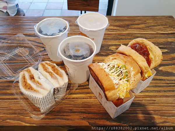 偷吃吐司 偷吃吐司