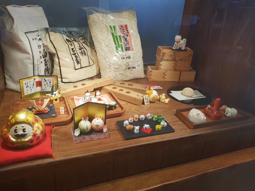 【花蓮.市區】豆和寮日式甜點。寵物友善須裝提籠。推培茶歐蕾+伯爵茶和果子+抹茶提拉米蘇+櫻花水信水餅