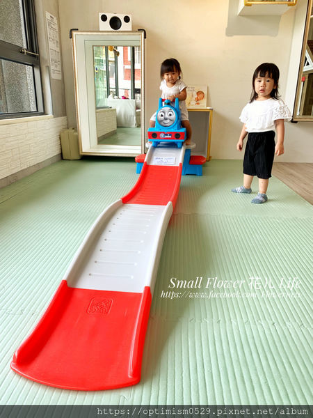 《台南-東區》熱鬧市中心/成大校區/親子遊戲/桌遊聚會/飲品無限暢飲-「樂河親子咖啡屋」