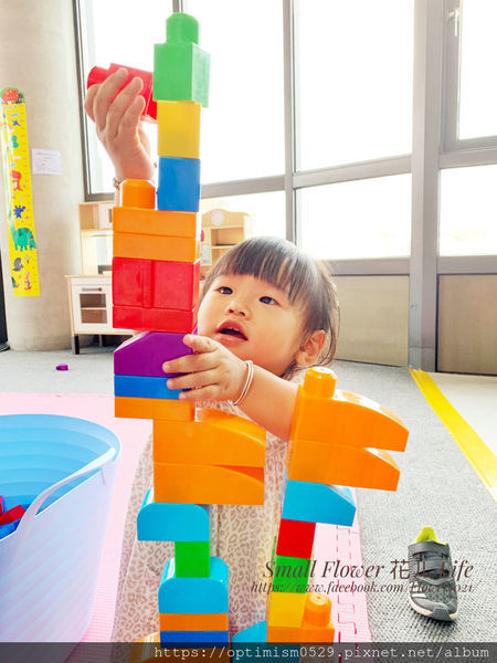 《台南-東區》熱鬧市中心/成大校區/親子遊戲/桌遊聚會/飲品無限暢飲-「樂河親子咖啡屋」