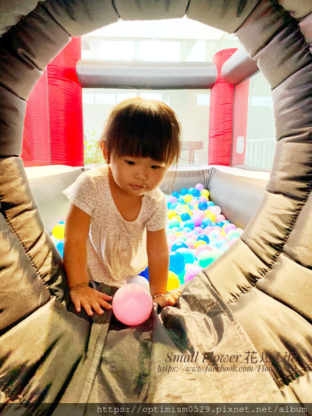 《台南-東區》熱鬧市中心/成大校區/親子遊戲/桌遊聚會/飲品無限暢飲-「樂河親子咖啡屋」