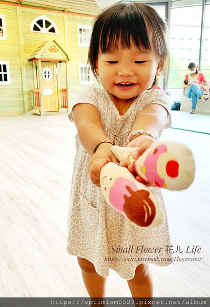 《台南-東區》熱鬧市中心/成大校區/親子遊戲/桌遊聚會/飲品無限暢飲-「樂河親子咖啡屋」