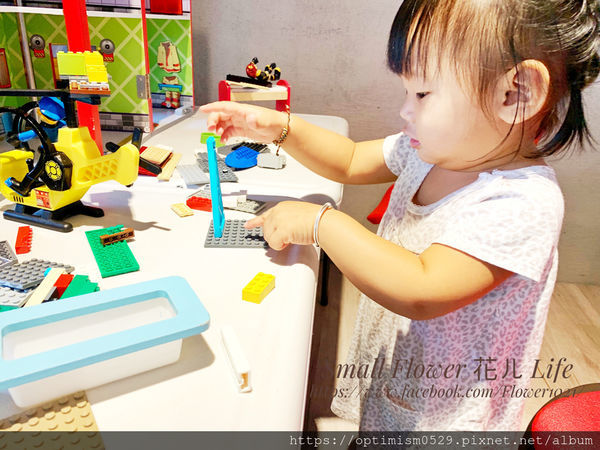 《台南-東區》熱鬧市中心/成大校區/親子遊戲/桌遊聚會/飲品無限暢飲-「樂河親子咖啡屋」