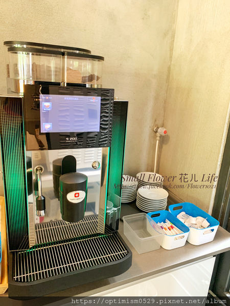 《台南-東區》熱鬧市中心/成大校區/親子遊戲/桌遊聚會/飲品無限暢飲-「樂河親子咖啡屋」