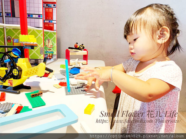 《台南-東區》熱鬧市中心/成大校區/親子遊戲/桌遊聚會/飲品無限暢飲-「樂河親子咖啡屋」