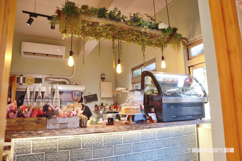 新竹美食推薦紅瓦紫藤！藏身在竹北新瓦屋小法式鄉村風格早午餐咖啡廳，浪漫氣質老闆娘一手打造