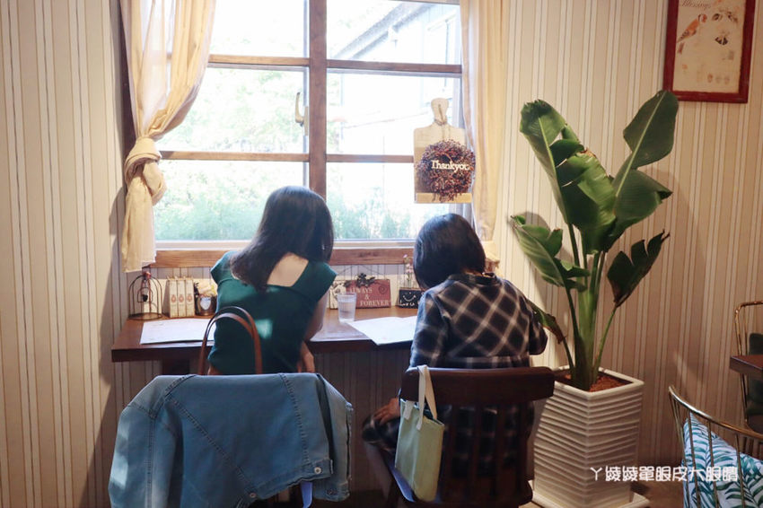 新竹美食推薦紅瓦紫藤！藏身在竹北新瓦屋小法式鄉村風格早午餐咖啡廳，浪漫氣質老闆娘一手打造