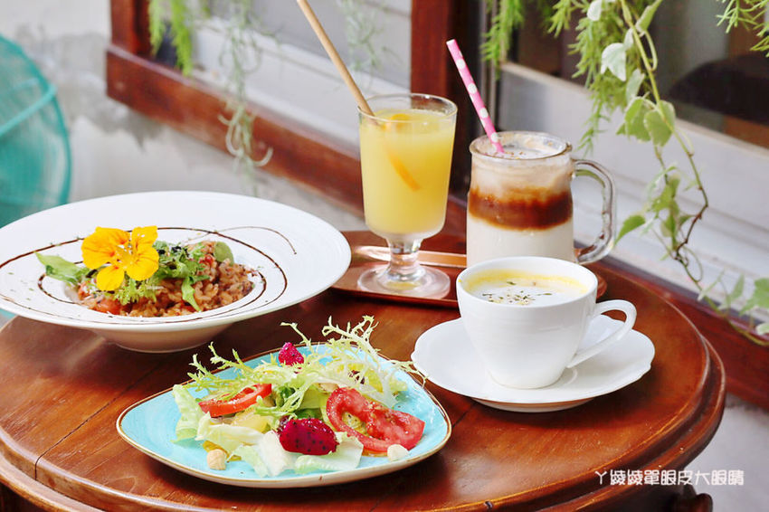 新竹美食推薦紅瓦紫藤！藏身在竹北新瓦屋小法式鄉村風格早午餐咖啡廳，浪漫氣質老闆娘一手打造