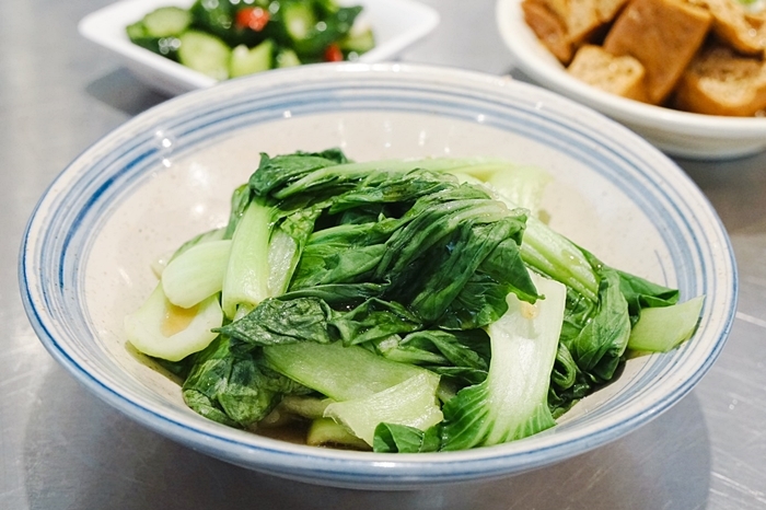 【台北中山區】神仙牛肉麵 必吃份量大又豐富的招牌紅燒(川味)天官四福麵。南京復興站美食