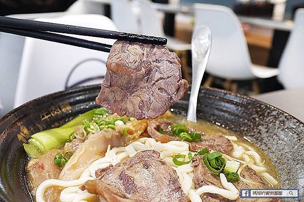 中山牛肉麵【神仙川味牛肉麵/GTD手搖飲】台北牛肉麵節盲測雙料冠軍/大碗滿意天官賜福麵