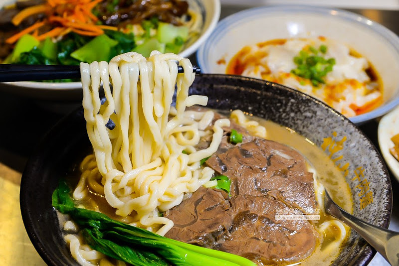 神仙牛肉麵-搬到長春路的清燉紅燒雙料冠軍牛肉麵