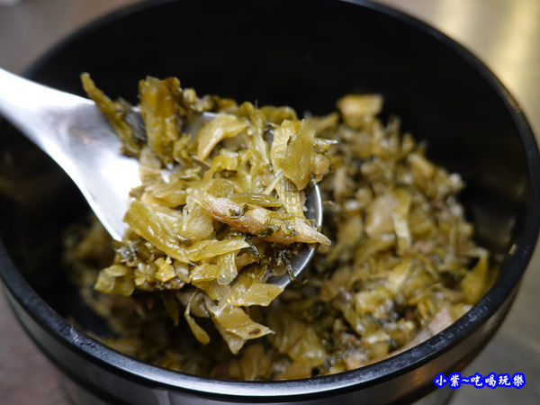 酸菜-神仙牛肉麵.jpg