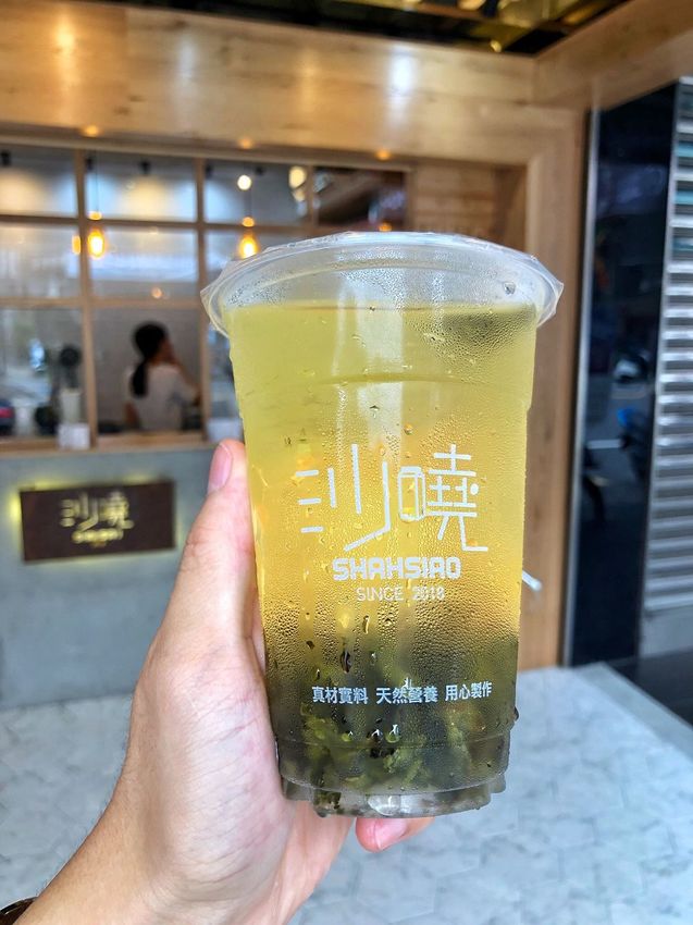 中部人氣名店來台南囉!你在喝「沙曉 」?【沙曉綠豆沙牛乳】 均一價40元 還有隱藏版「黑豆沙牛乳」快來跟上是沙曉風吧 台南美食l台南新店 | 小白只饗ㄔ美食