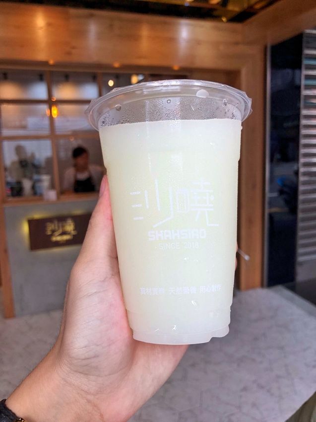 中部人氣名店來台南囉!你在喝「沙曉 」?【沙曉綠豆沙牛乳】 均一價40元 還有隱藏版「黑豆沙牛乳」快來跟上是沙曉風吧 台南美食l台南新店 | 小白只饗ㄔ美食