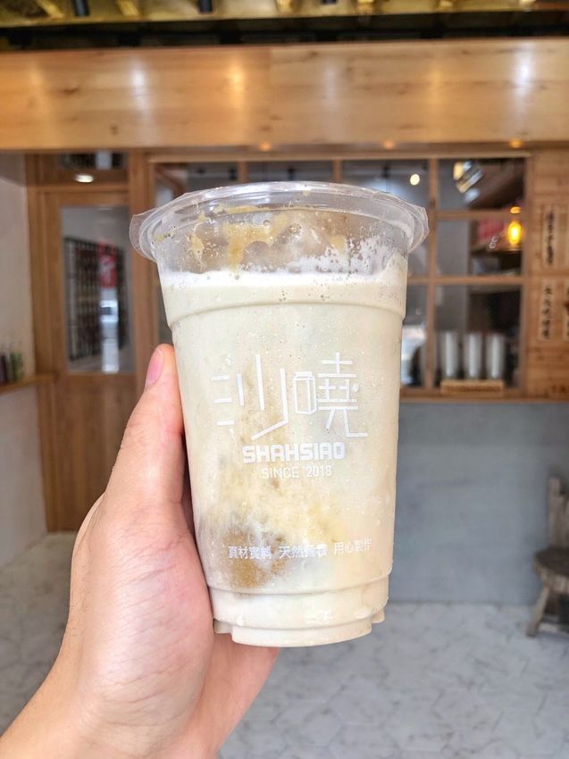 中部人氣名店來台南囉!你在喝「沙曉 」?【沙曉綠豆沙牛乳】 均一價40元 還有隱藏版「黑豆沙牛乳」快來跟上是沙曉風吧 台南美食l台南新店 | 小白只饗ㄔ美食