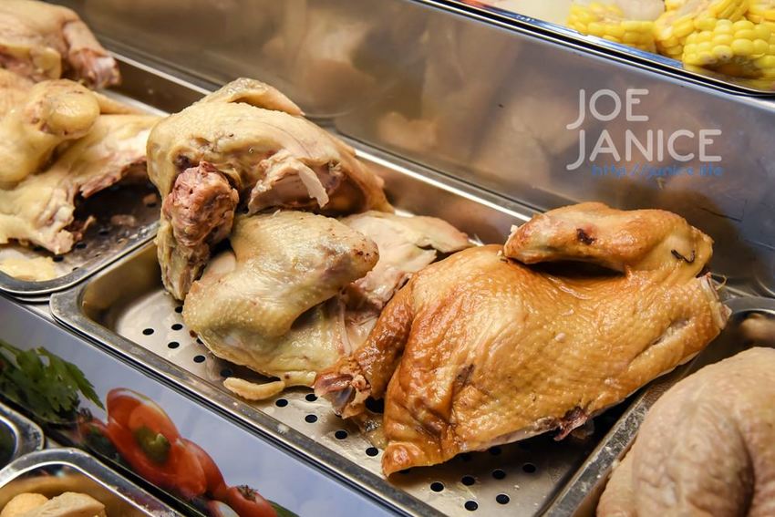 中壢夜市美食【雞老闆 手撕鹽水雞】 80元蔬菜任你裝滿滿 - 潔妮食旅生活