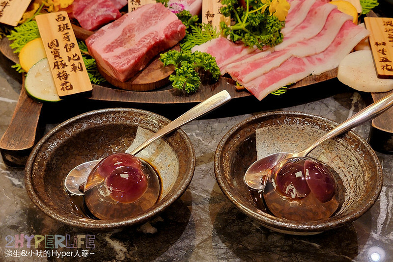 超狂和牛專門店！使用日本冠軍和牛，肉七海雙人套餐CP高，極厚和牛舌太美味啦～大包廂裡竟然還有專屬KTV空間！