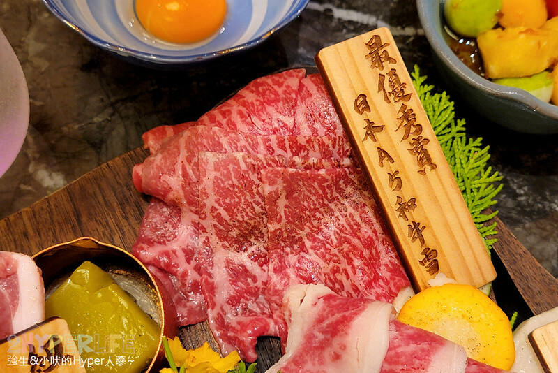 超狂和牛專門店！使用日本冠軍和牛，肉七海雙人套餐CP高，極厚和牛舌太美味啦～大包廂裡竟然還有專屬KTV空間！