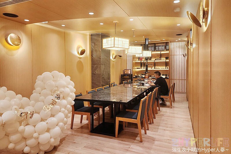 超狂和牛專門店！使用日本冠軍和牛，肉七海雙人套餐CP高，極厚和牛舌太美味啦～大包廂裡竟然還有專屬KTV空間！