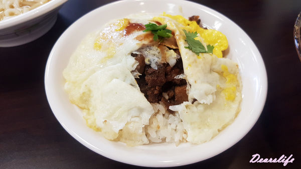 【新竹．東區】嫚饗麵食館ManXian｜傳統口味 獨家改良的平價美食｜餛飩麵、滑蛋咖哩、各式炒飯｜近清交、竹科、好事多