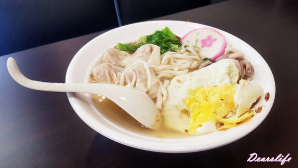【新竹．東區】嫚饗麵食館ManXian｜傳統口味 獨家改良的平價美食｜餛飩麵、滑蛋咖哩、各式炒飯｜近清交、竹科、好事多
