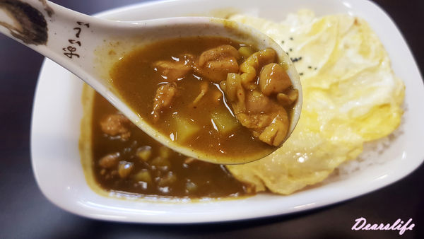 【新竹．東區】嫚饗麵食館ManXian｜傳統口味 獨家改良的平價美食｜餛飩麵、滑蛋咖哩、各式炒飯｜近清交、竹科、好事多