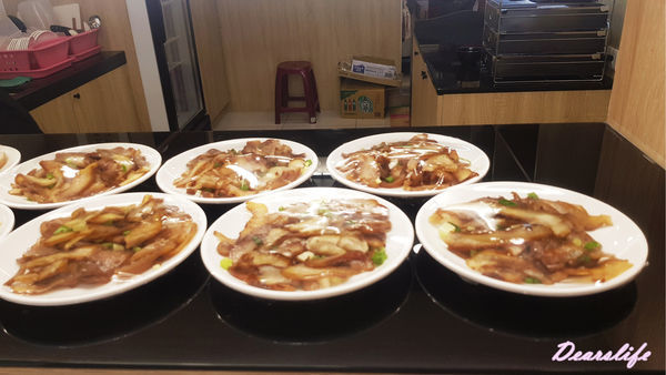 【新竹．東區】嫚饗麵食館ManXian｜傳統口味 獨家改良的平價美食｜餛飩麵、滑蛋咖哩、各式炒飯｜近清交、竹科、好事多