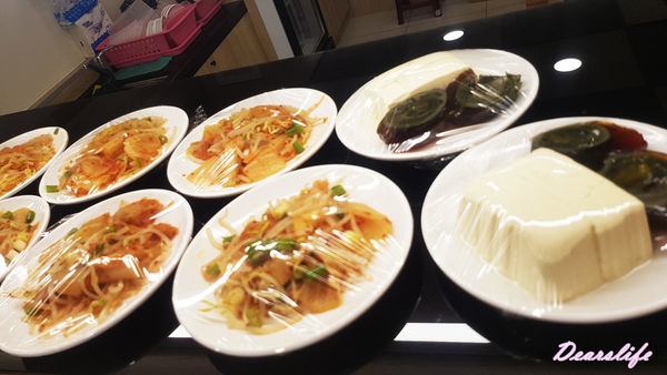 【新竹．東區】嫚饗麵食館ManXian｜傳統口味 獨家改良的平價美食｜餛飩麵、滑蛋咖哩、各式炒飯｜近清交、竹科、好事多