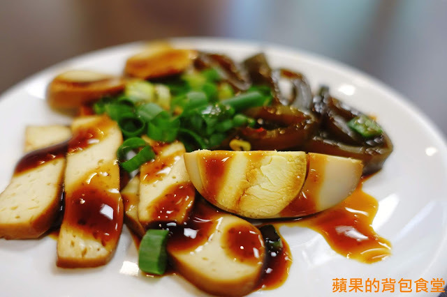 [食記] 新竹東區-嫚饗麵食館MAN XIANG 麵食 CP值爆表的食神等級雙蛋滷肉飯 滑蛋咖哩 便宜又大碗的麵飯選擇 來份平價小吃充滿一天元氣