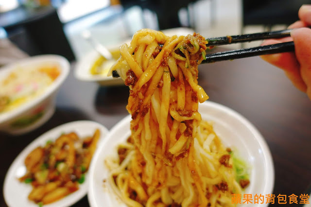 [食記] 新竹東區-嫚饗麵食館MAN XIANG 麵食 CP值爆表的食神等級雙蛋滷肉飯 滑蛋咖哩 便宜又大碗的麵飯選擇 來份平價小吃充滿一天元氣