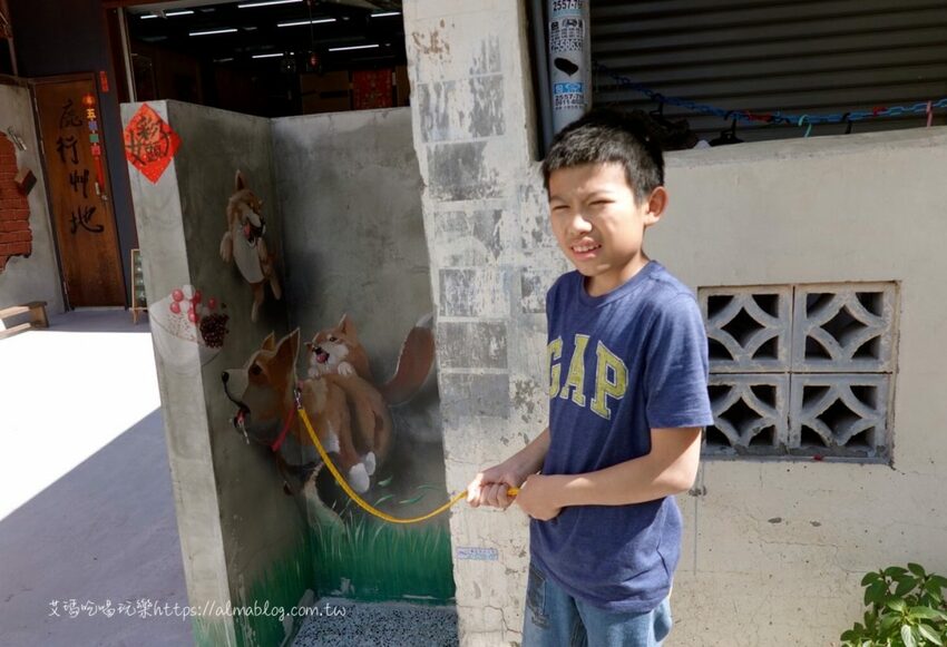 〖鹿行艸地〗頭家把老油條&鹹蛋黃放到冰裡?店家親畫3D彩繪牆.冰底手工製作/附停車場 - 艾瑪▪ 享受吃喝玩樂札記