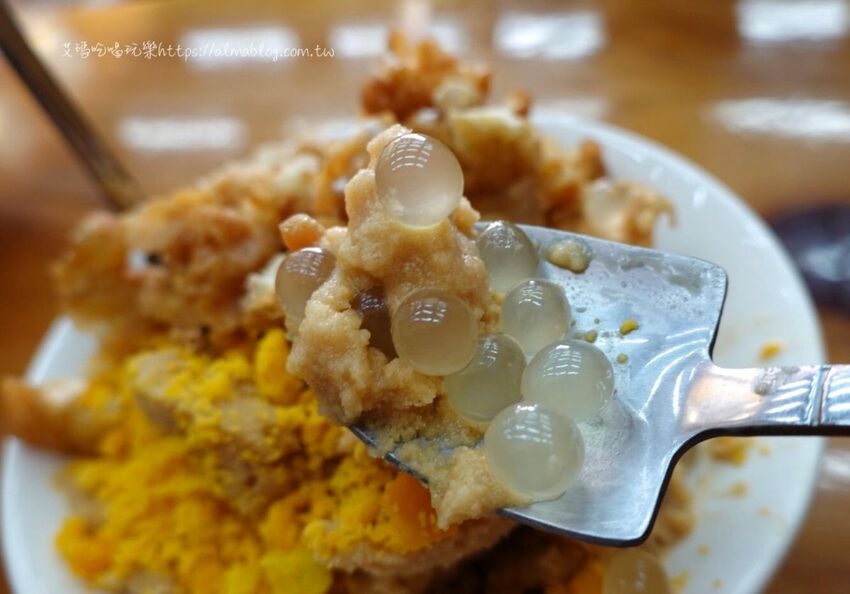 〖鹿行艸地〗頭家把老油條&鹹蛋黃放到冰裡?店家親畫3D彩繪牆.冰底手工製作/附停車場 - 艾瑪▪ 享受吃喝玩樂札記