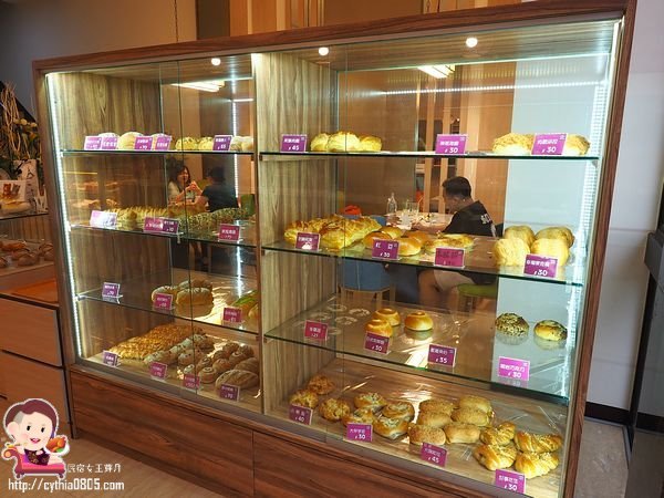 桃園大園青埔美食-聖朵莉-高鐵附近的平價優質餐廳,手工麵包雞讓人驚喜連連 (邀約) @民宿女王芽月-美食.旅遊.全台趴趴走