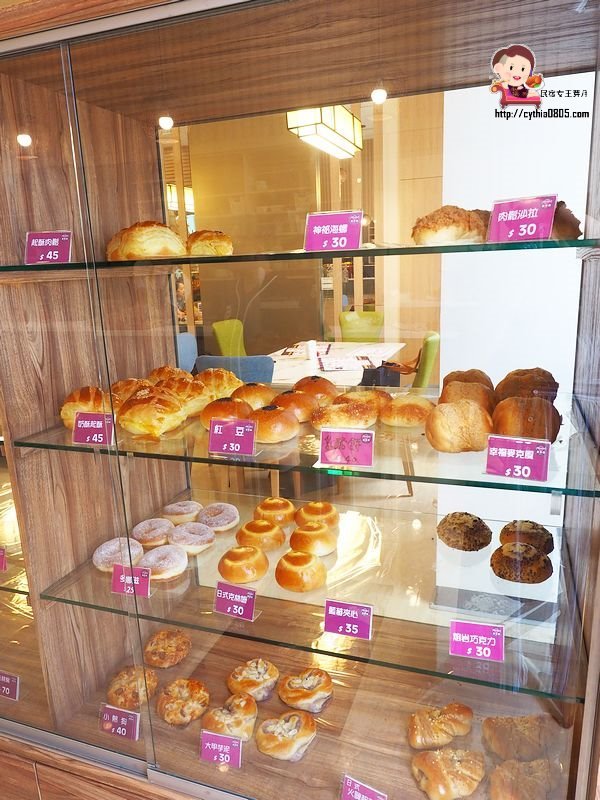 桃園大園青埔美食-聖朵莉-高鐵附近的平價優質餐廳,手工麵包雞讓人驚喜連連 (邀約) @民宿女王芽月-美食.旅遊.全台趴趴走