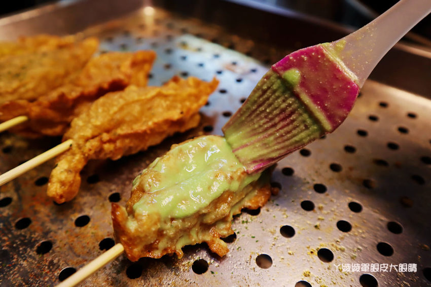 新竹城隍廟美食推薦！炸蛋旗魚黑輪，手工現做現炸外酥內Q！下午茶外送賣完為止