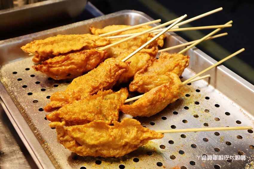 新竹城隍廟美食推薦！炸蛋旗魚黑輪，手工現做現炸外酥內Q！下午茶外送賣完為止