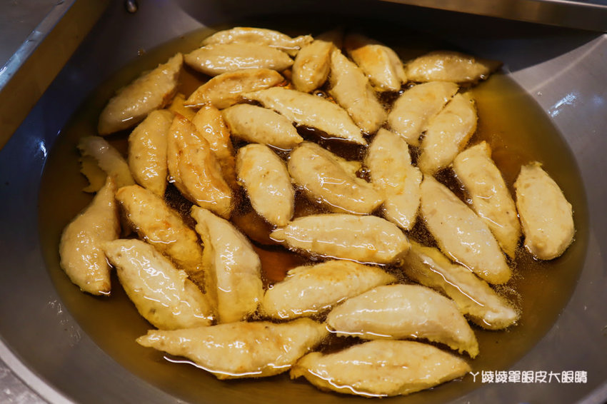 新竹城隍廟美食推薦！炸蛋旗魚黑輪，手工現做現炸外酥內Q！下午茶外送賣完為止