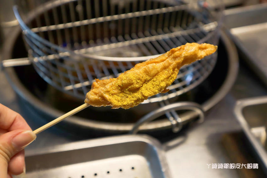 新竹城隍廟美食推薦!炸蛋旗魚黑輪,手工現做現炸外酥內Q!下午茶外送賣完為止