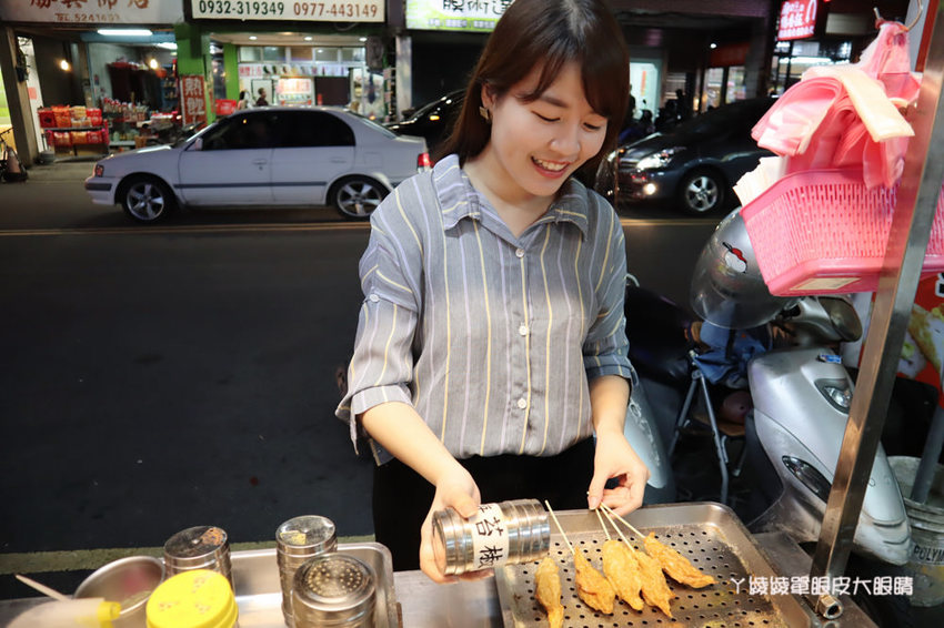 新竹城隍廟美食推薦！炸蛋旗魚黑輪，手工現做現炸外酥內Q！下午茶外送賣完為止