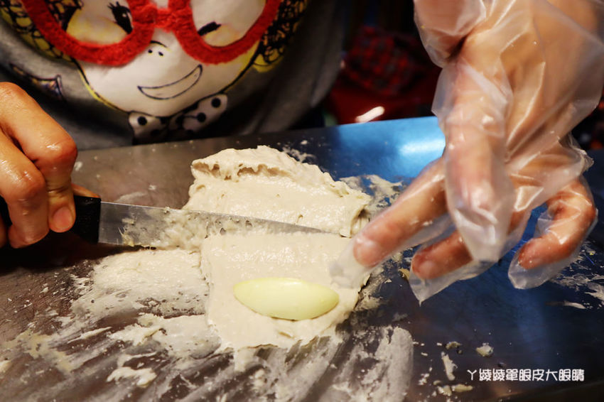 新竹城隍廟美食推薦!炸蛋旗魚黑輪,手工現做現炸外酥內Q!下午茶外送賣完為止