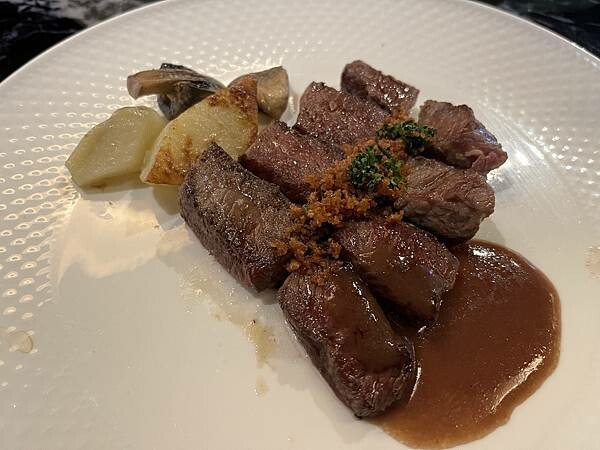 台北美食_夏慕尼新香榭鐵板燒(王品集團、國父紀念館站美食推薦 台北美食_夏慕尼新香榭鐵板燒(王品集團、國父紀念館站美食推薦