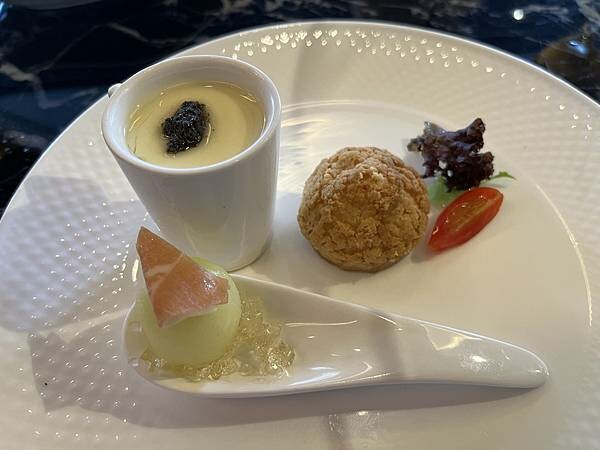 台北美食_夏慕尼新香榭鐵板燒(王品集團、國父紀念館站美食推薦 台北美食_夏慕尼新香榭鐵板燒(王品集團、國父紀念館站美食推薦