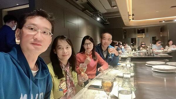 台北夏慕尼新榭鐵板燒~忠孝東店~歡樂聖誕節~開心的慶祝~捷運