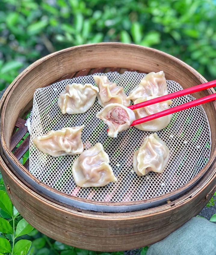 台南學甲美食【邵師傅薄皮生煎湯包】你吃過臭豆腐湯包嗎!? 口味選擇高達17種 平價又美味的傳統小吃 台南美食l慈濟宮美食 | 小白只饗ㄔ美食